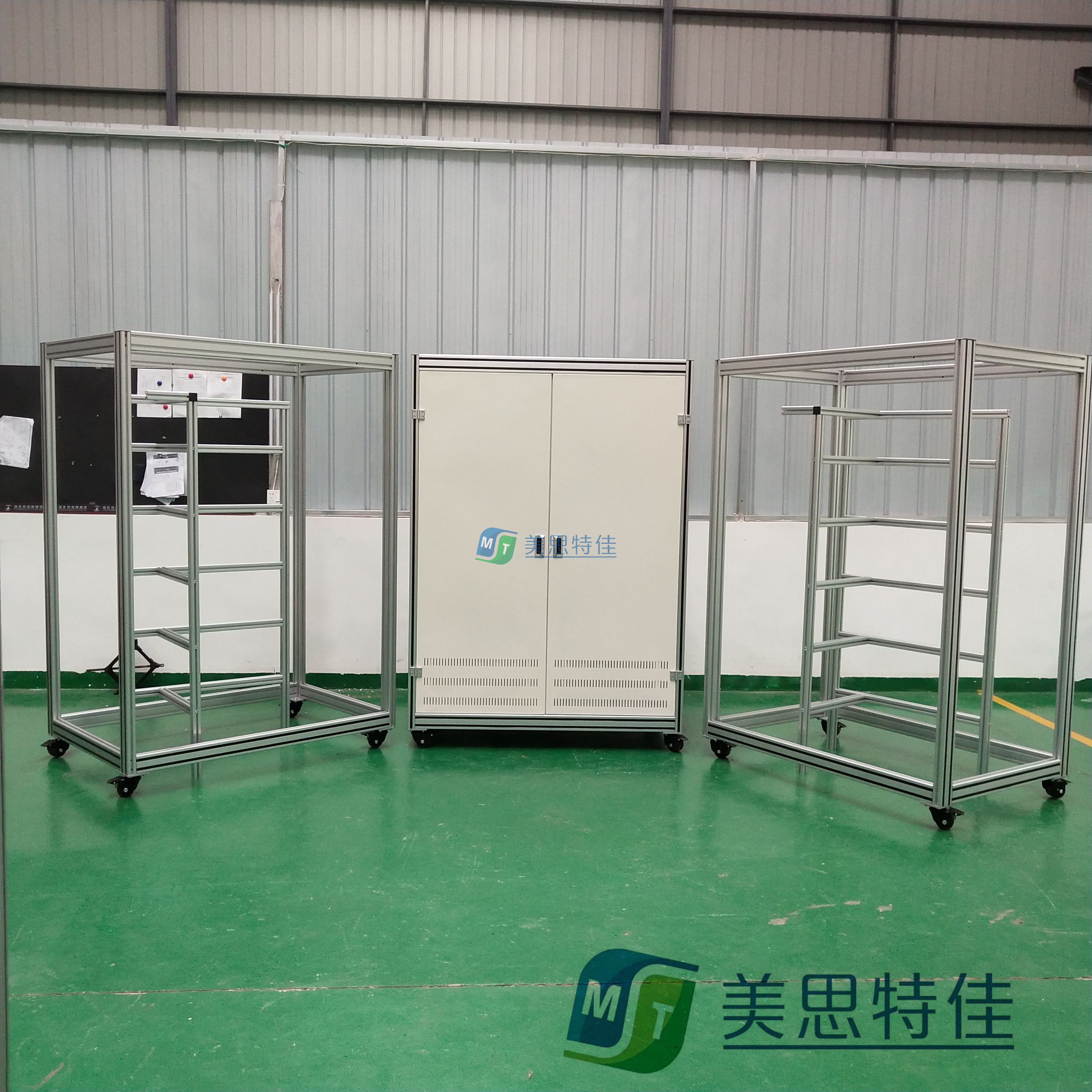 設(shè)備主機(jī)柜5.jpg